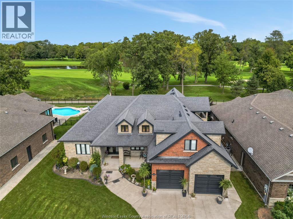 5-bedroom Single Family at 44 Hilton Court, Amherstburg — photograph 2