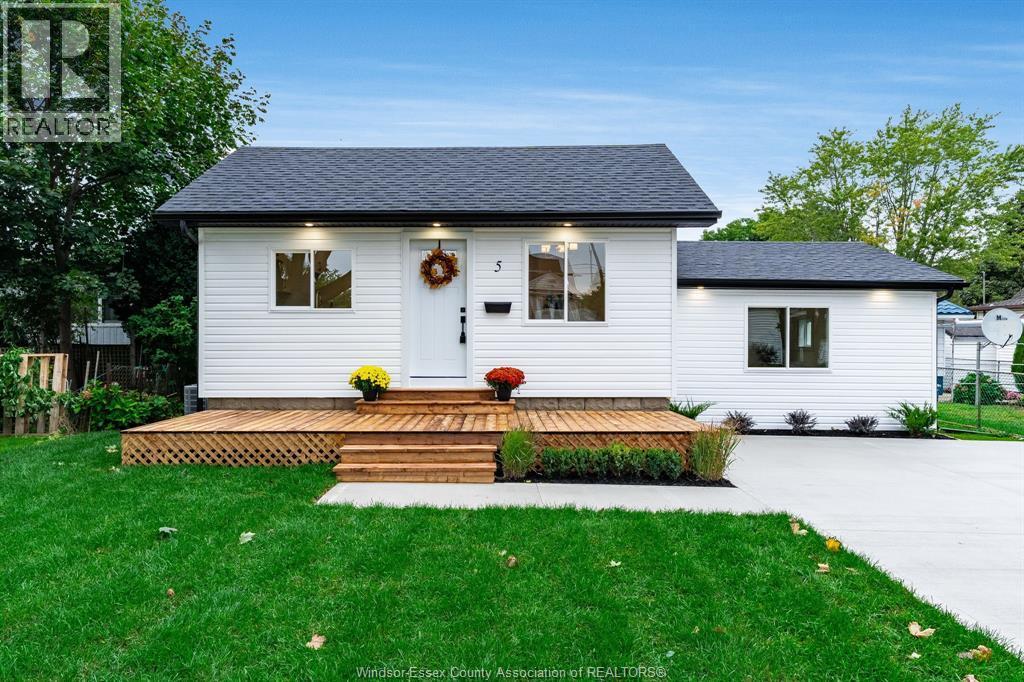 Single Family — 5 Howard Street, Leamington, Ontario