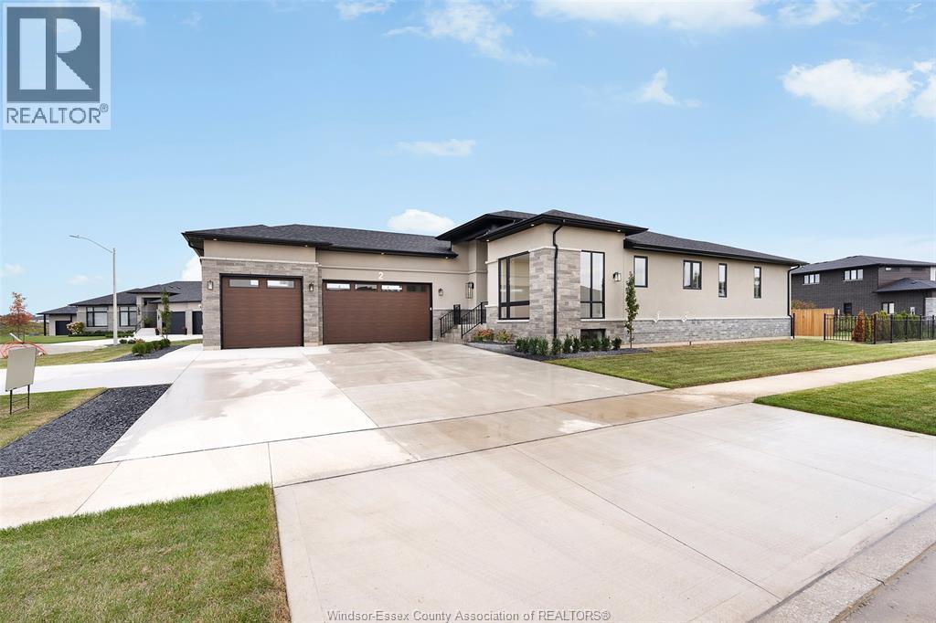Single Family — 2 Pebble Beach Court, Leamington, Ontario
