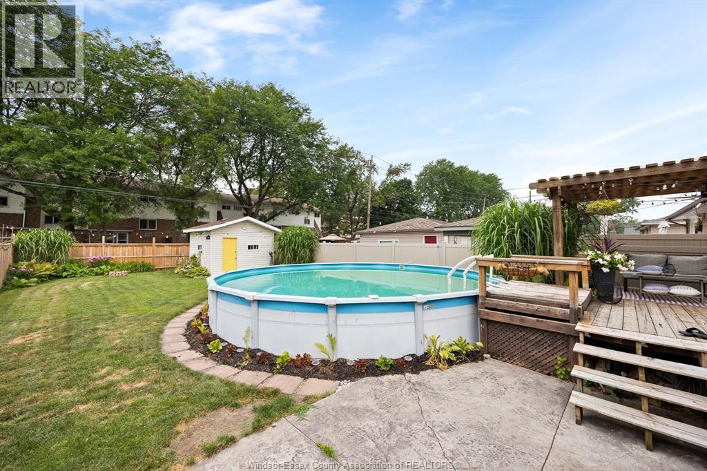 3-bedroom Single Family at 1657 Westminster Boulevard, Windsor — photograph 3