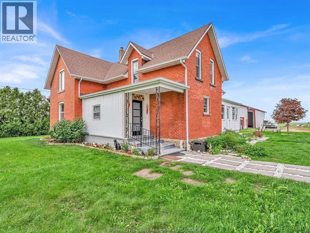 4-bedroom Single Family at 909 Mersea Road 10, Leamington — photograph 2