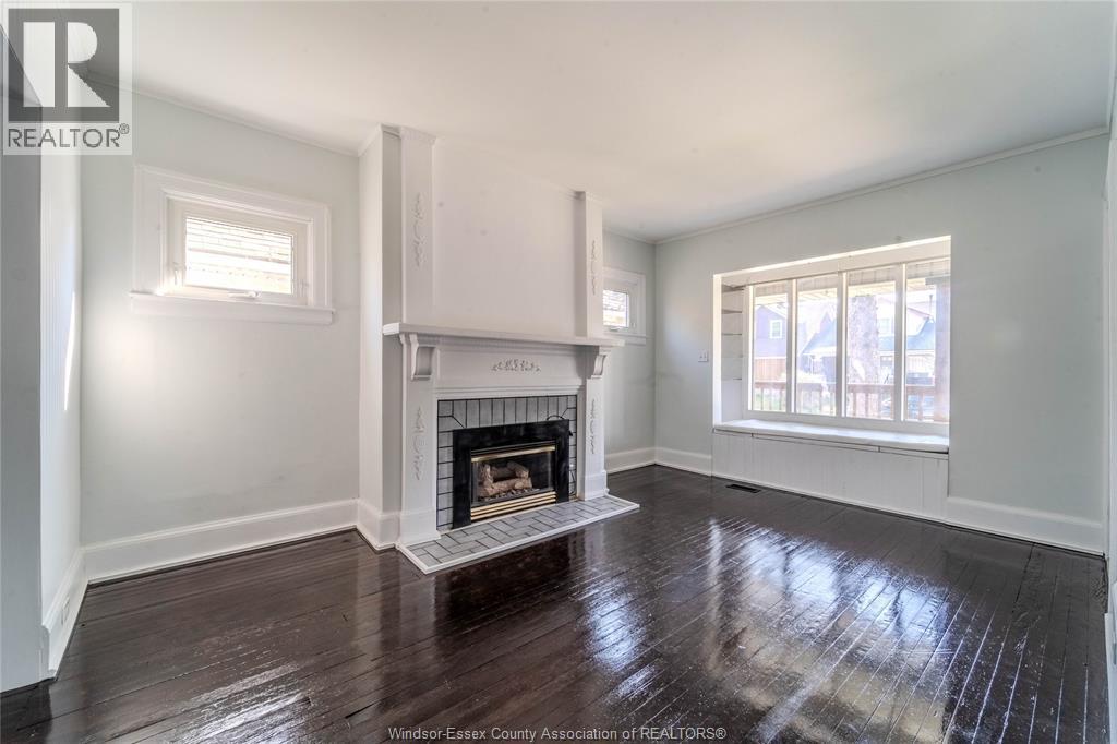 3-bedroom Single Family at 966 Curry Avenue, Windsor — photograph 2