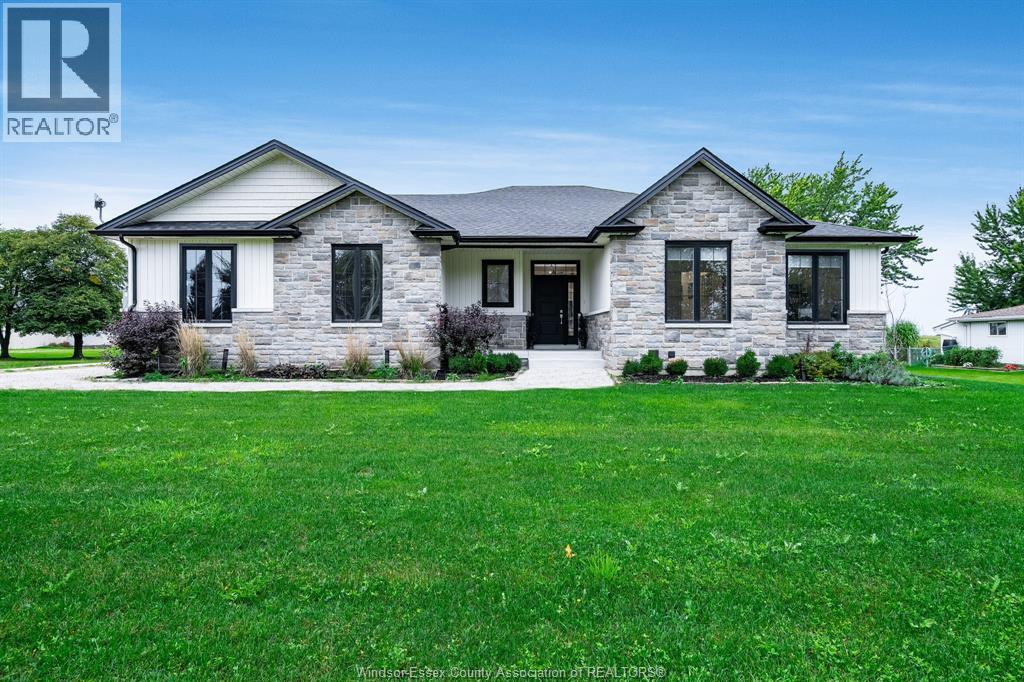 3-bedroom Single Family at 1333 County Road 31, Lakeshore — primary photograph