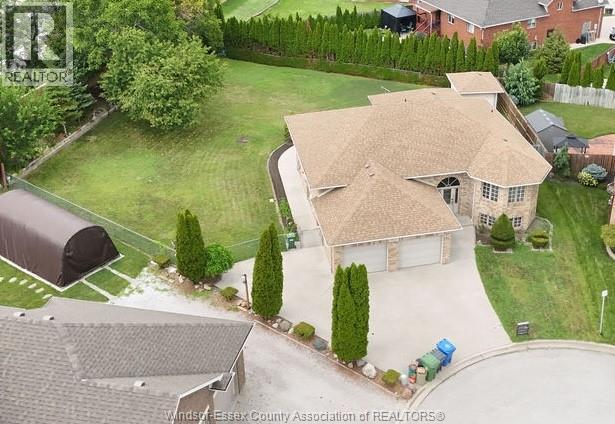 4-bedroom Single Family at 2672 Fleming Court, Windsor — photograph 2