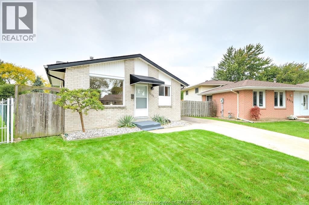 3-bedroom Single Family at 3325 Dolphin Court, Windsor — photograph 2