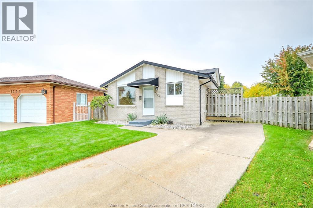 3-bedroom Single Family at 3325 Dolphin Court, Windsor — photograph 3
