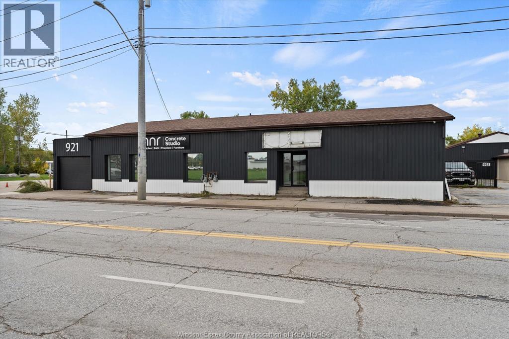 Industrial at 921 Tecumseh Road #FRONT, Windsor — photograph 2