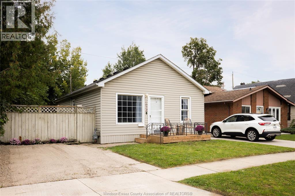 2-bedroom Single Family at 1028 Reedmere Rd, Windsor — photograph 2