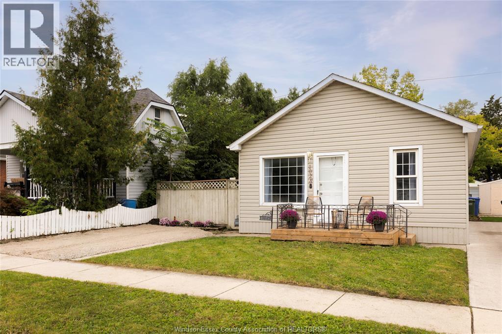 2-bedroom Single Family at 1028 Reedmere Rd, Windsor — photograph 3