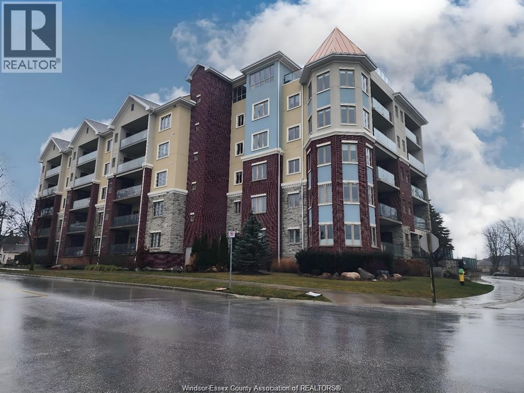 Single Family — 6 Park, Kingsville, Ontario