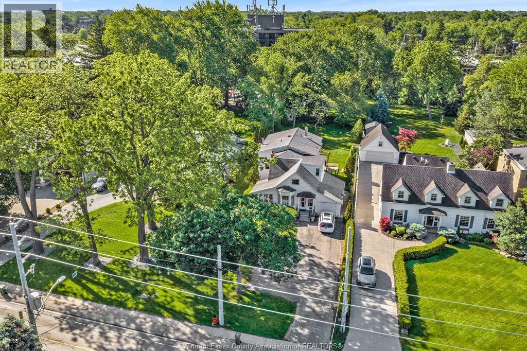 4-bedroom Single Family at 6565 Riverside Drive, Windsor — photograph 3