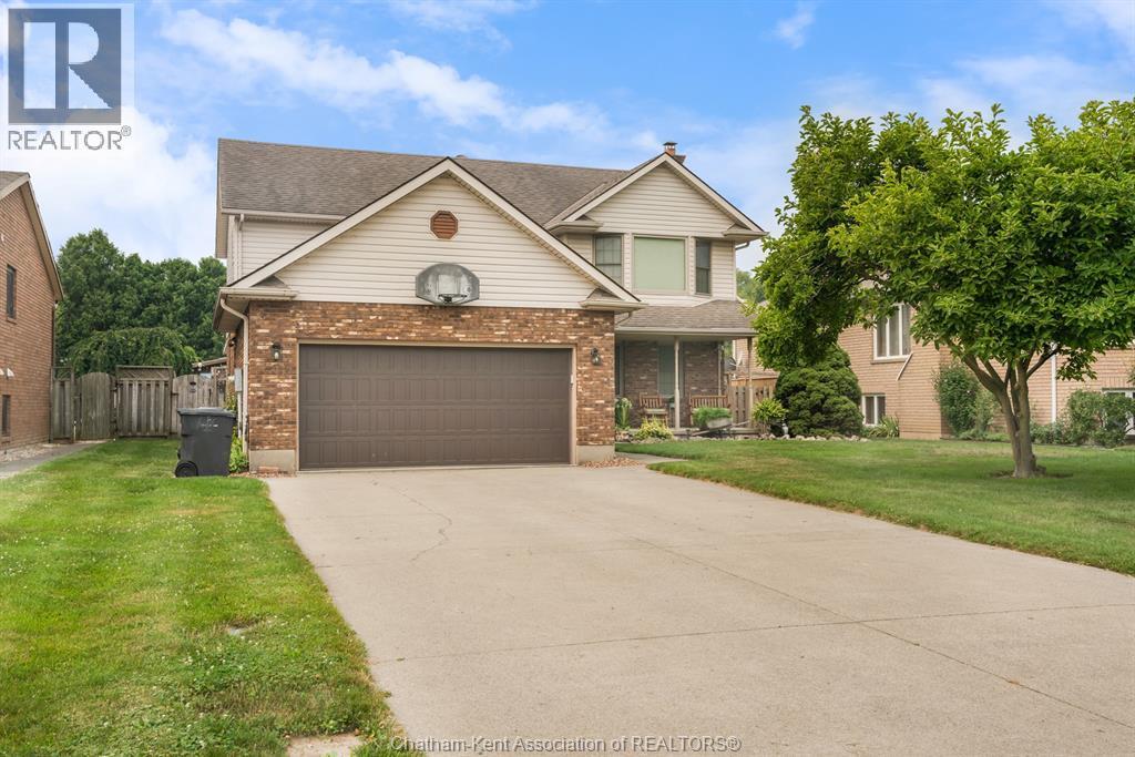 Single Family — 30 Orangewood Boulevard, Chatham, Ontario