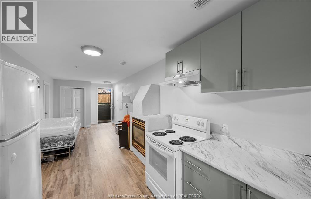 2-bedroom Single Family at 1537 Langlois #LOWER, Windsor — photograph 3