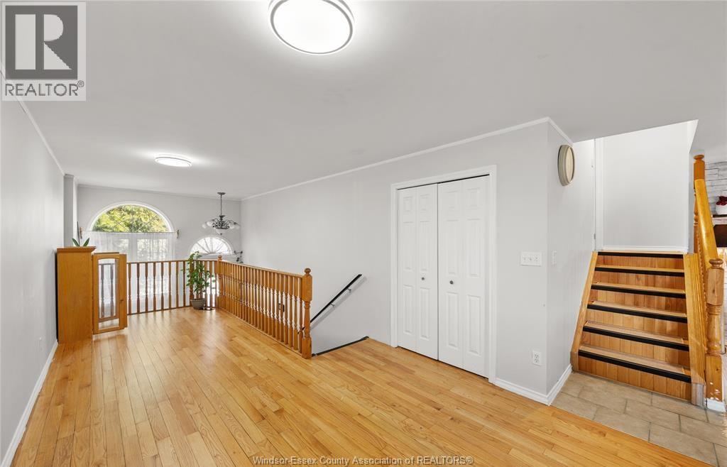4-bedroom Single Family at 1537 Langlois #UPPER, Windsor — photograph 2