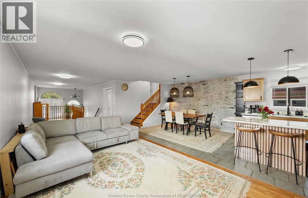 4-bedroom Single Family at 1537 Langlois #UPPER, Windsor — photograph 3
