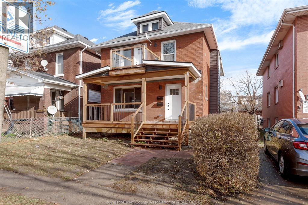 Single Family — 836 Pillette, Windsor, Ontario