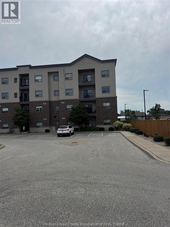 2-bedroom Single Family at 8475 Wyandotte Street #211, Windsor — photograph 2