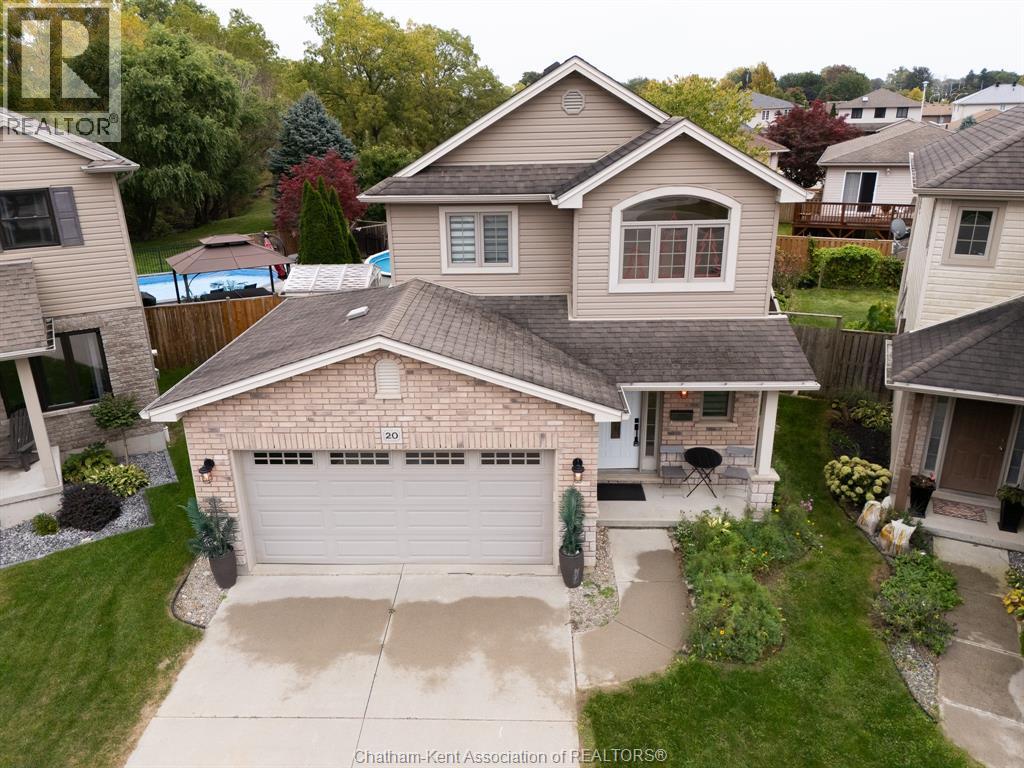 3-bedroom Single Family at 20 Goldenrod Court, Chatham — primary photograph