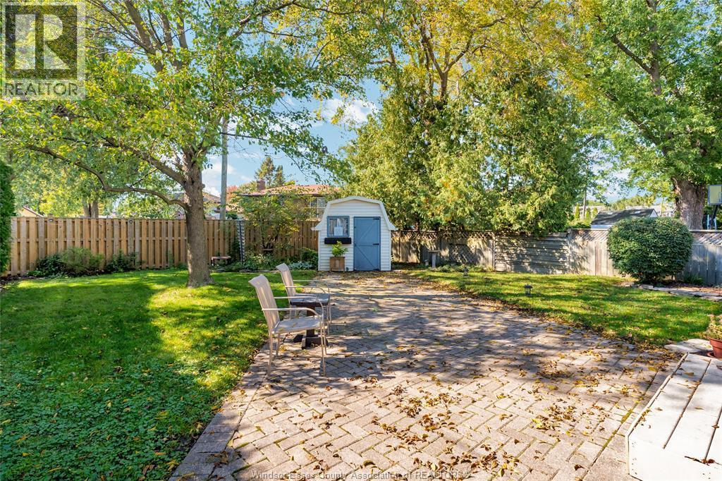 4-bedroom Single Family at 331 Lesperance, Tecumseh — photograph 3