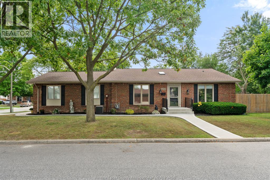 Single Family — 3210 Halpin Road, Windsor, Ontario