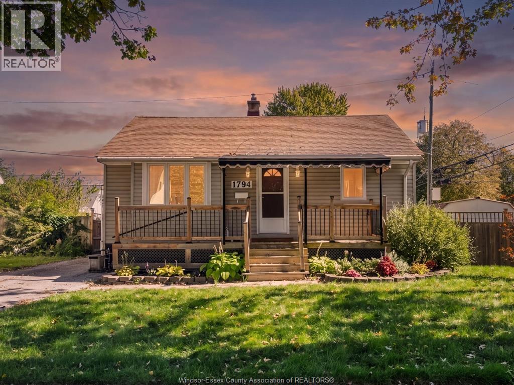 Single Family — 1794 Ellrose Avenue, Windsor, Ontario