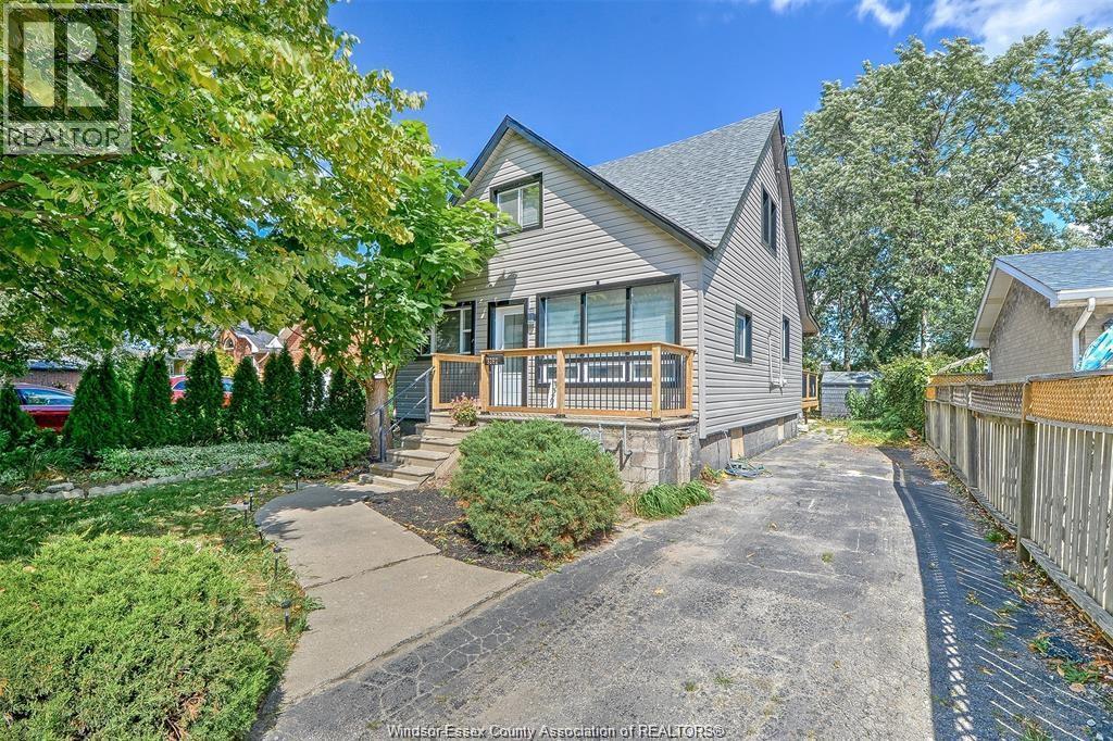 3-bedroom Single Family at 3262 Clemenceau, Windsor — primary photograph