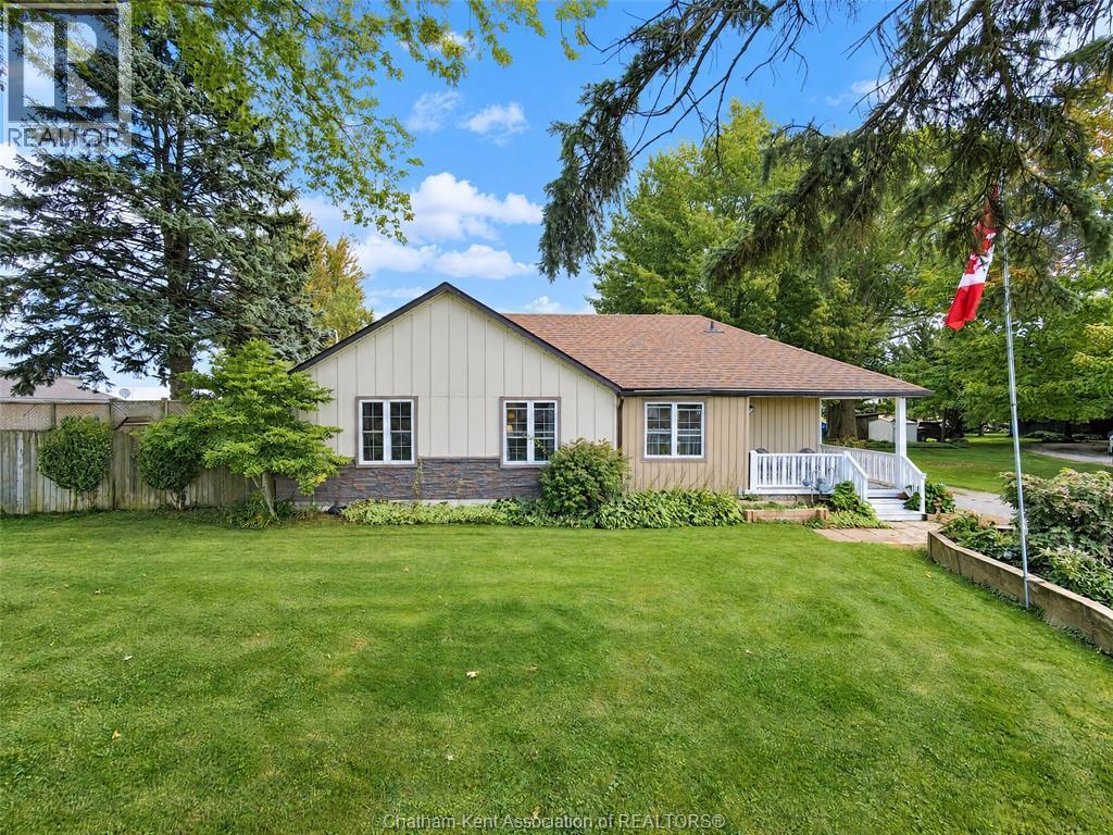 3-bedroom Single Family at 19051 Charing Cross Road, Cedar Springs — primary photograph