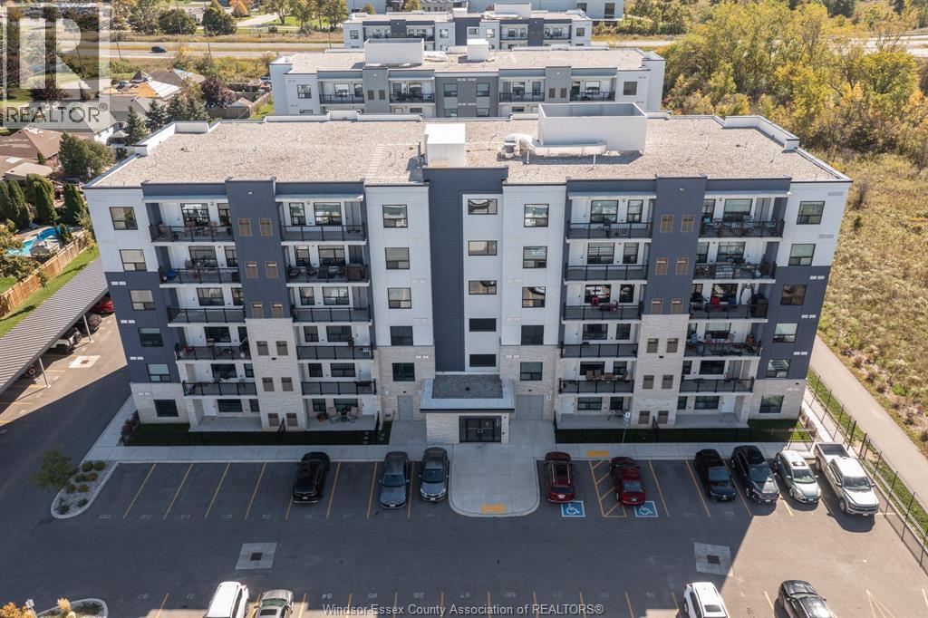 2-bedroom Single Family at 3320 Stella Crescent #516, Windsor — primary photograph