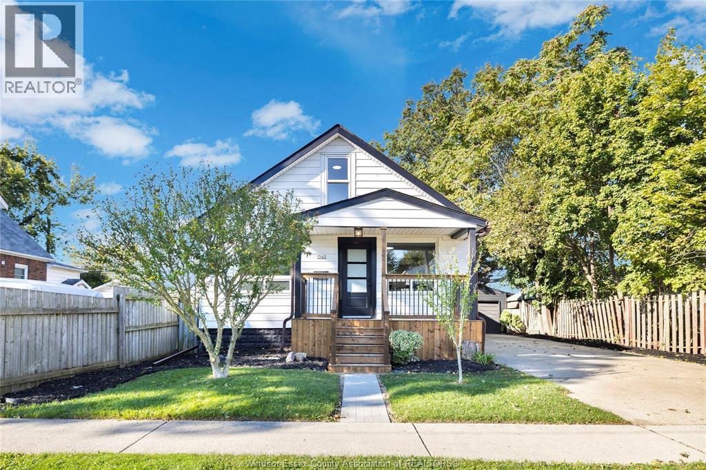 3-bedroom Single Family at 1541 Albert, Windsor — primary photograph
