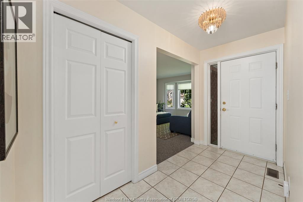 2-bedroom Single Family at 2311 Amy Lynn Park, Windsor — photograph 3