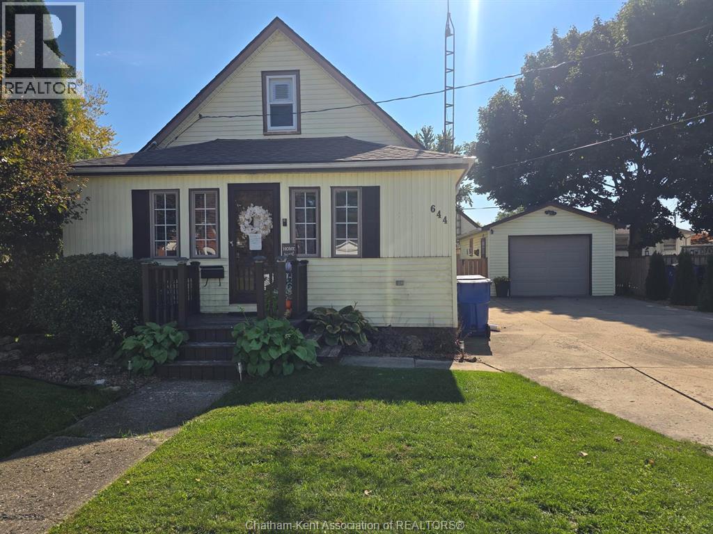 2-bedroom Single Family at 644 Wallace Street, Wallaceburg — primary photograph