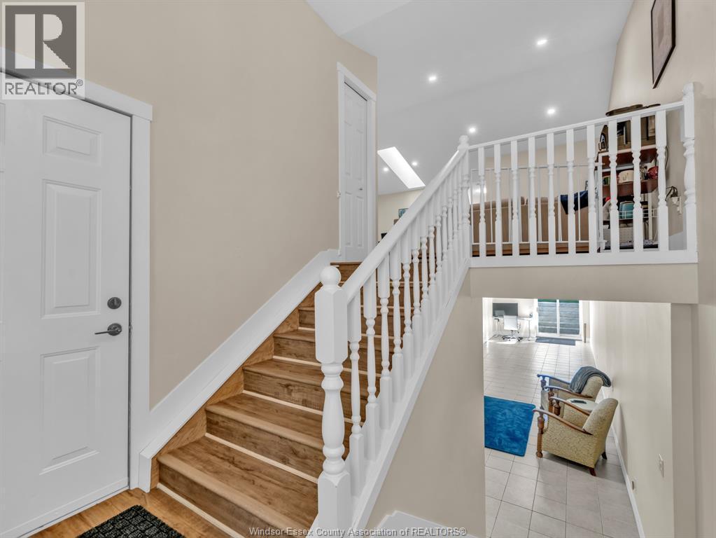 3-bedroom Single Family at 33 Tofflemire Street, Amherstburg — photograph 3