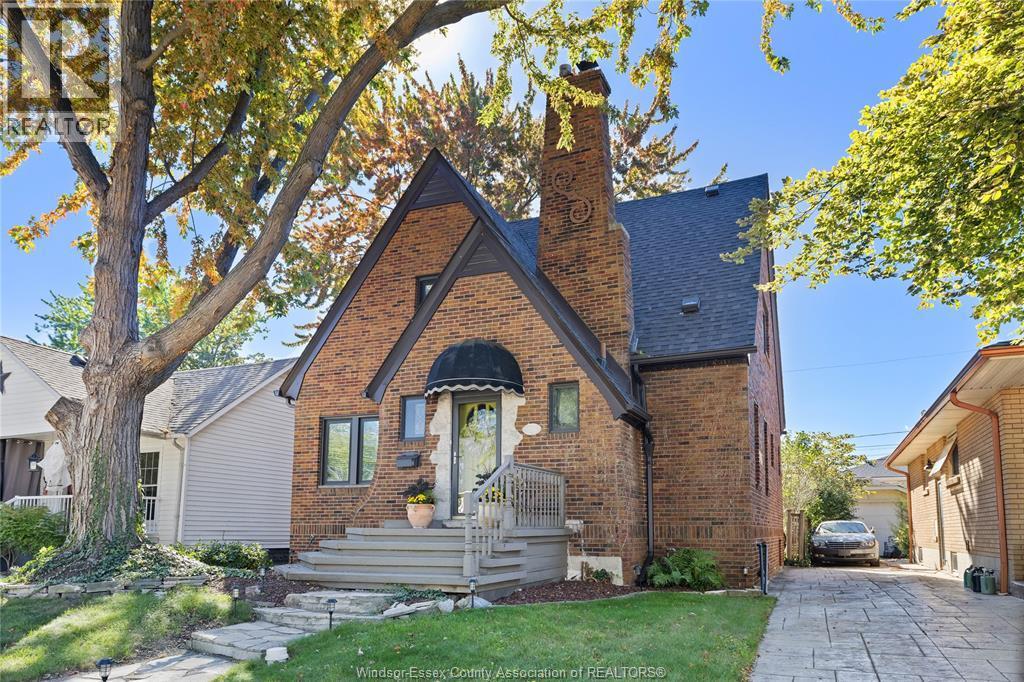 3-bedroom Single Family at 265 Isabelle, Windsor — photograph 3