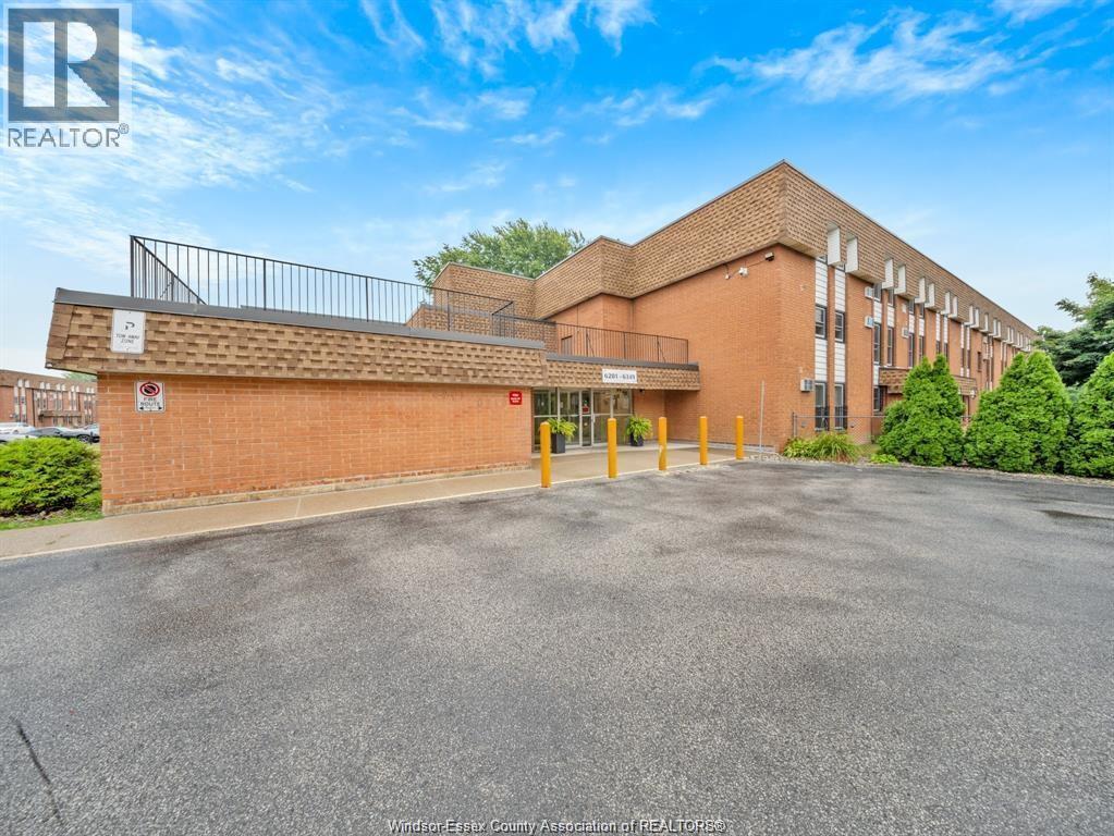 Single Family — 6339 Thornberry Crescent, Windsor, Ontario