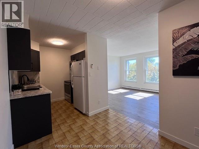 2-bedroom Single Family at 6339 Thornberry Crescent, Windsor — photograph 2