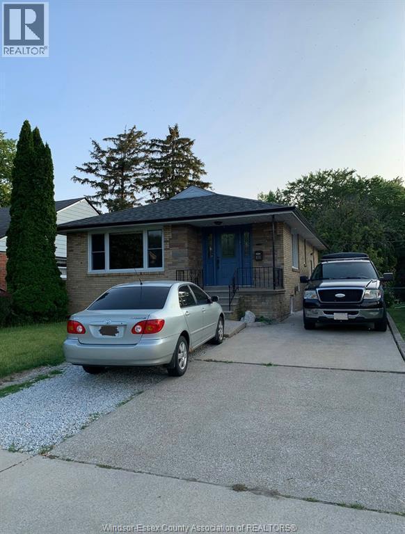 Single Family — 835 Isabelle, Windsor, Ontario