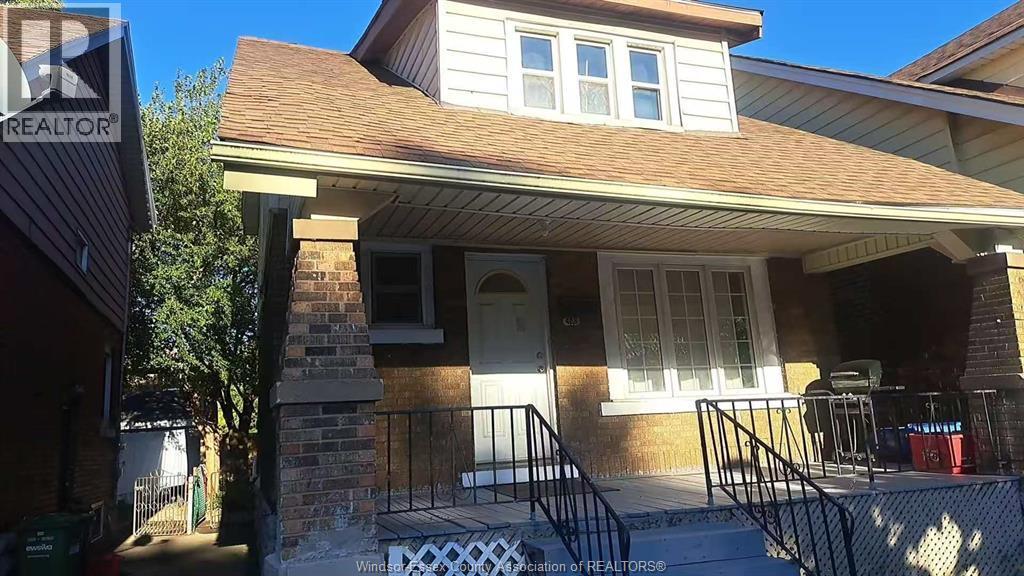 4-bedroom Single Family at 438 Rankin, Windsor — primary photograph