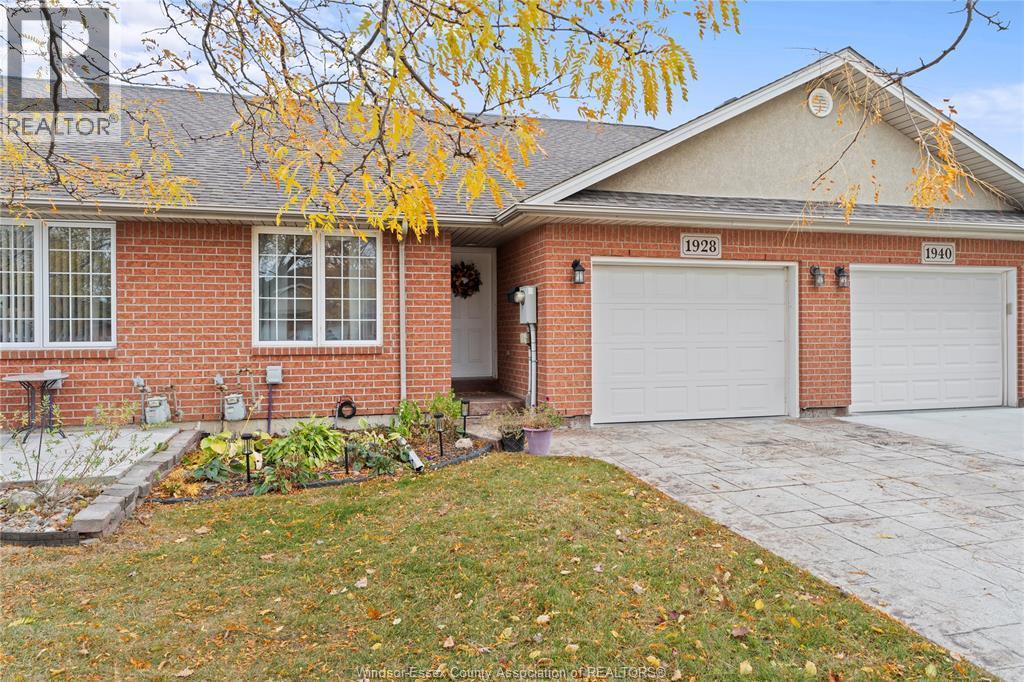 2-bedroom Single Family at 1928 Questa Drive, Windsor — primary photograph