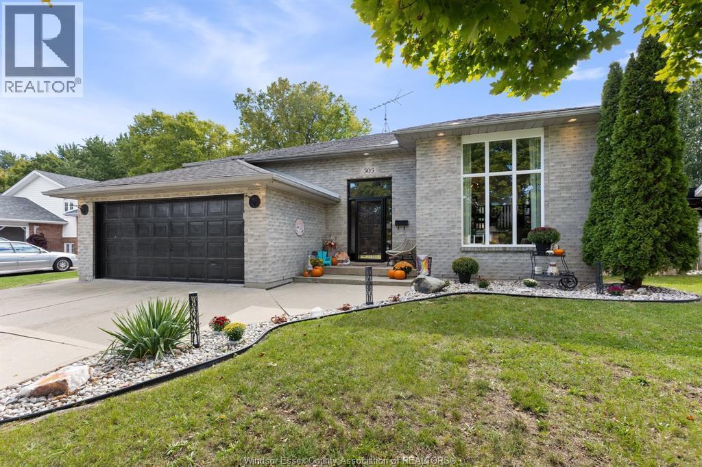 4-bedroom Single Family at 303 Stone Ridge Avenue, Amherstburg — photograph 2