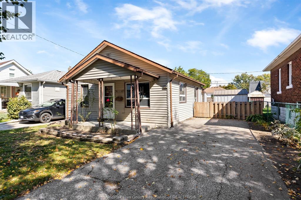 2-bedroom Single Family at 2352 Chandler, Windsor — primary photograph