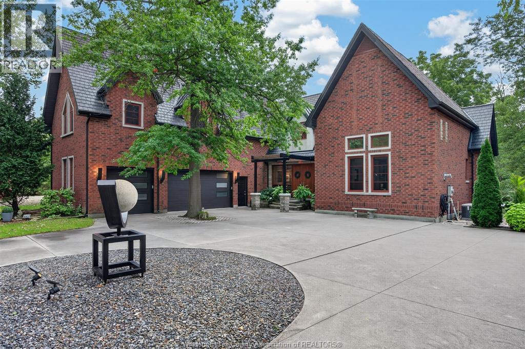 4-bedroom Single Family at 3871 Middle Sideroad, Amherstburg — primary photograph