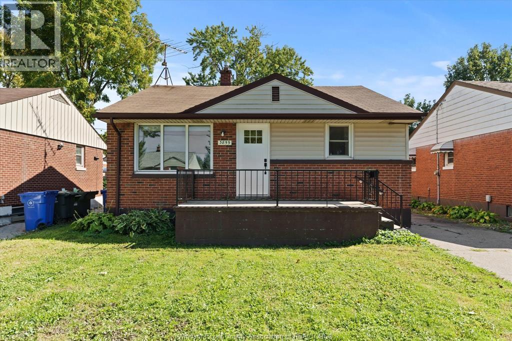 5-bedroom Single Family at 3859 Birch, Windsor — primary photograph