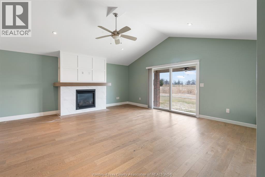 3-bedroom Single Family at 66 York Boulevard, Kingsville — photograph 3