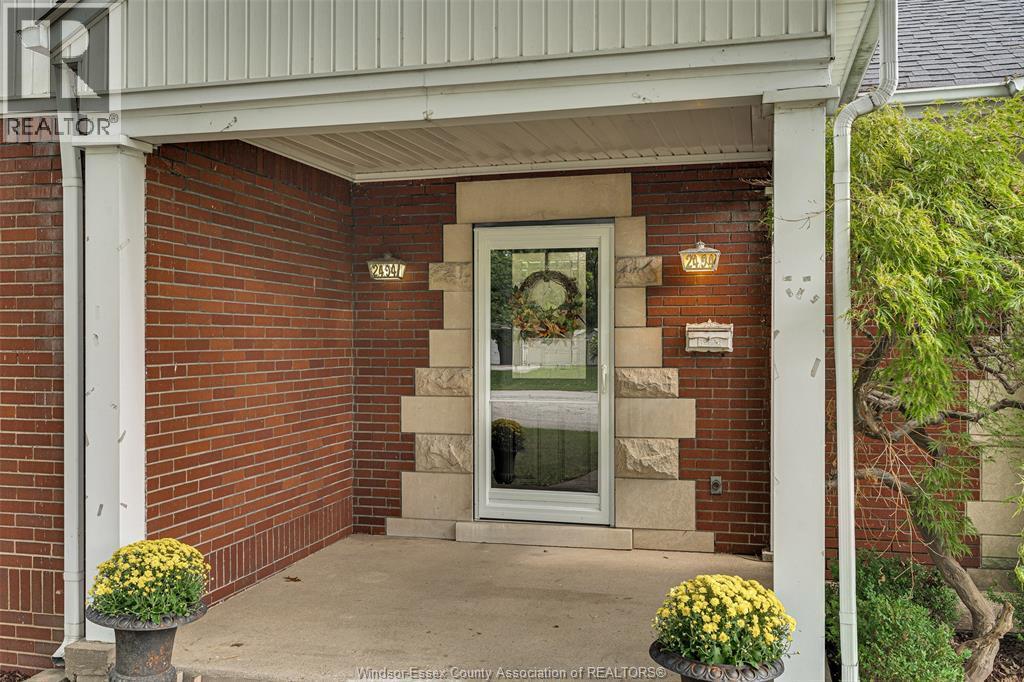 3-bedroom Single Family at 2494 Buckingham Drive, Windsor — photograph 2