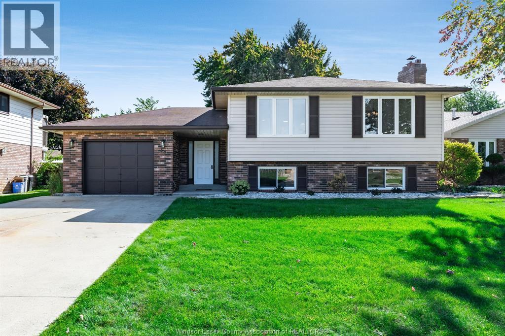 3-bedroom Single Family at 55 Windwood Drive, Leamington — primary photograph