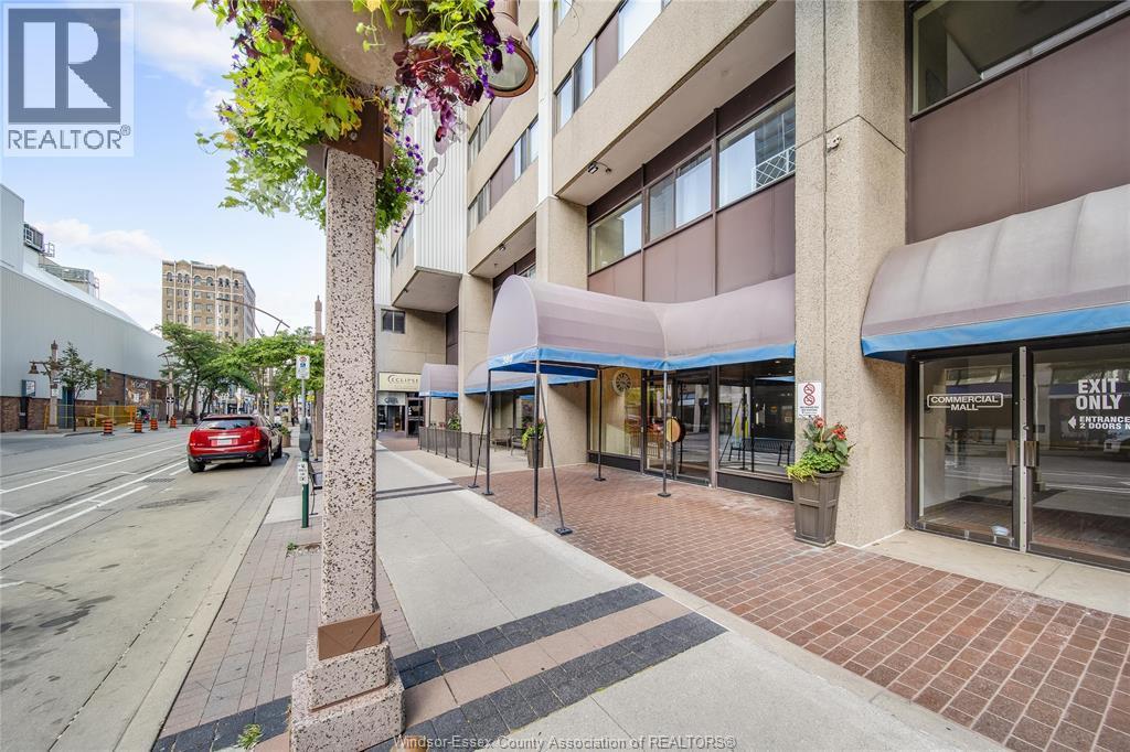 3-bedroom Single Family at 380 Pelessier Street #1201, Windsor — photograph 3