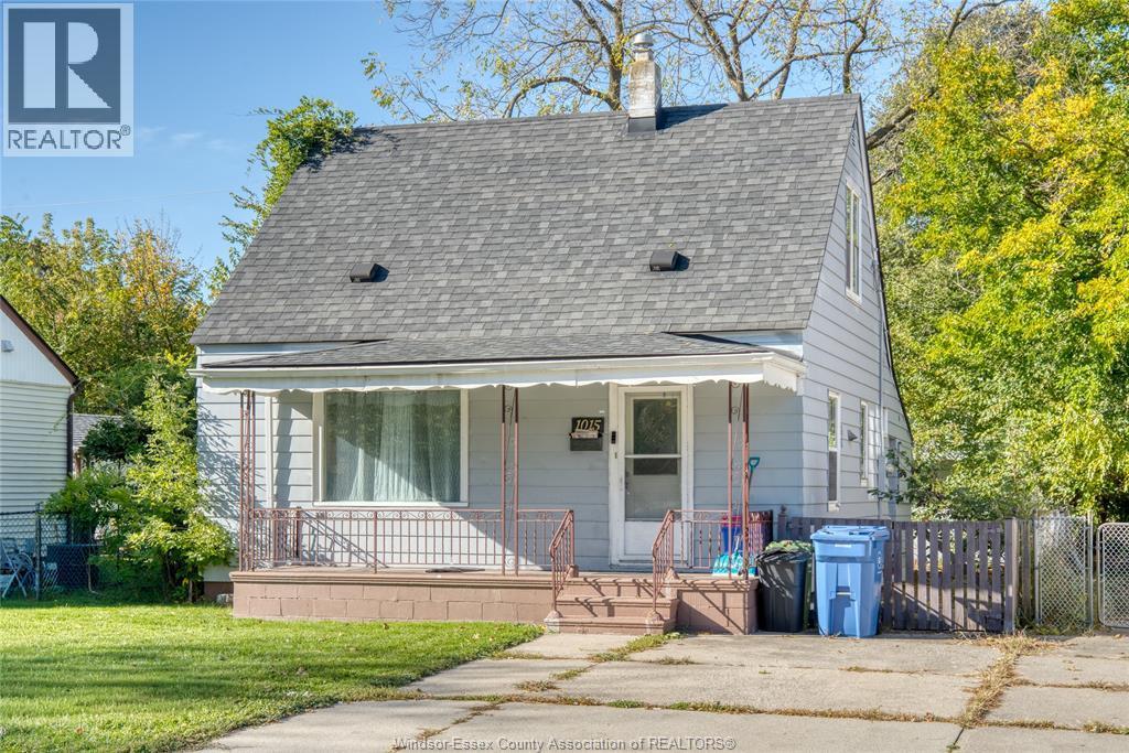 4-bedroom Single Family at 1015 Partington Avenue, Windsor — photograph 3