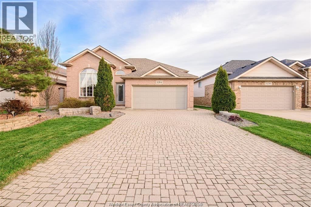 4-bedroom Single Family at 1264 Imperial Crescent, Windsor — primary photograph