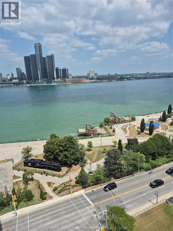 2-bedroom Single Family at 75 Riverside Drive #1706, Windsor — primary photograph