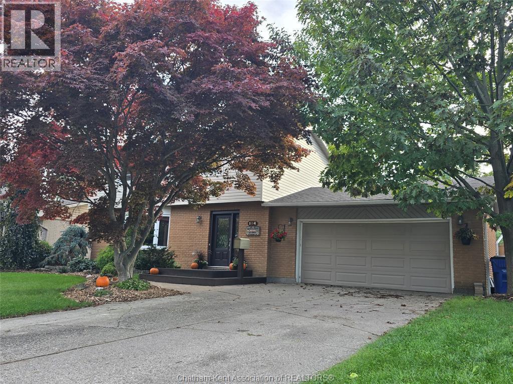 3-bedroom Single Family at 184 Chippewa Drive, Chatham — photograph 3